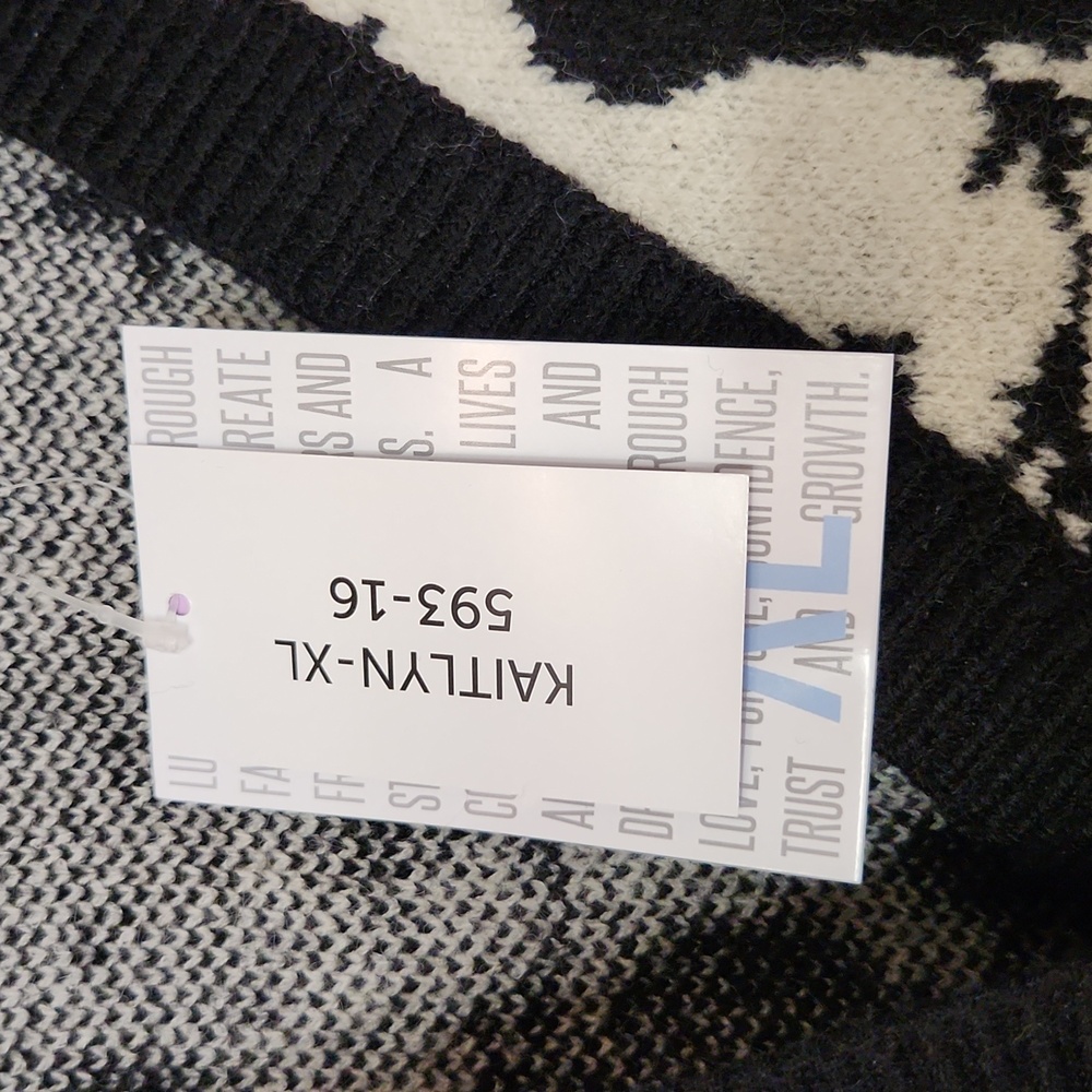 Cardigan - Picture 2 of 5